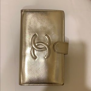 Chanel wallet